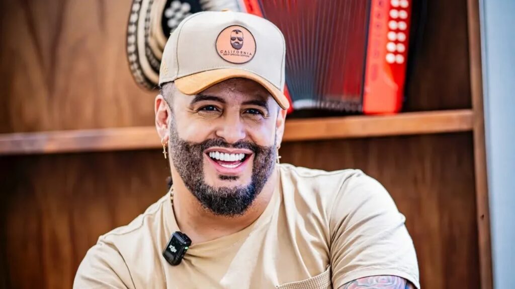 Mira cómo luce el cantante del vallenato romántico Nelson Velázquez sin gorra (FOTO)