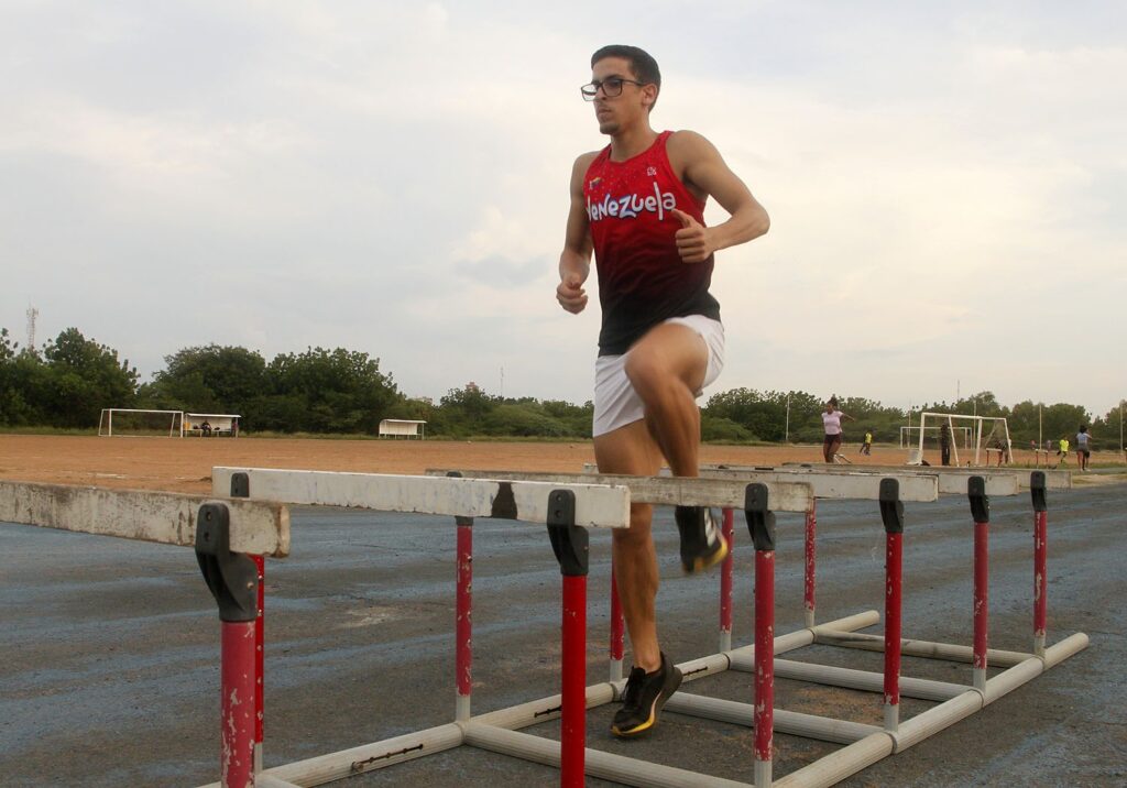 Santiago Quintero: La velocidad marabina que inspira a las nuevas generaciones del atletismo