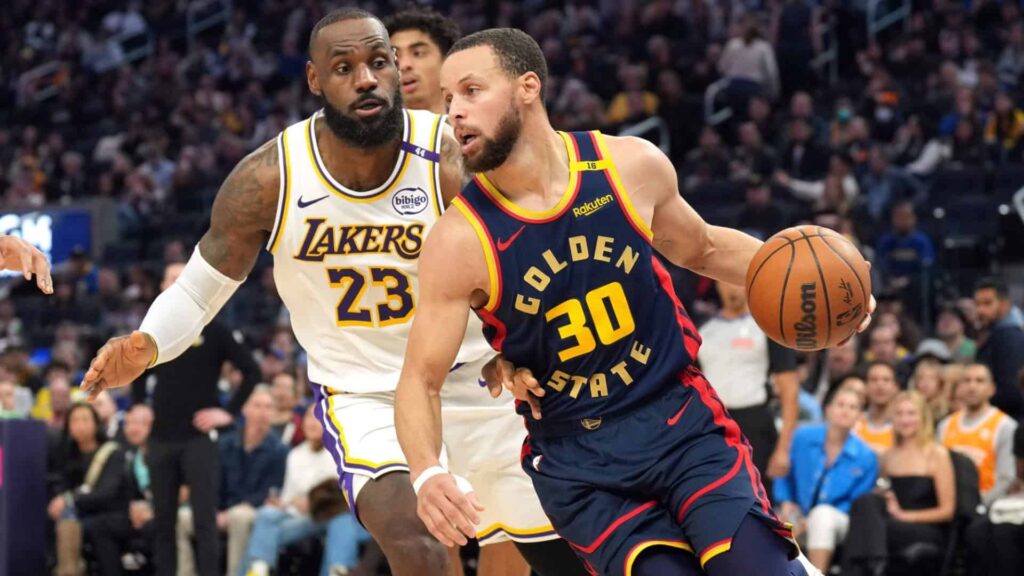 La NBA revoluciona el arbitraje: prueba balones inteligentes con sensores y dispositivos de muñeca en pretemporada