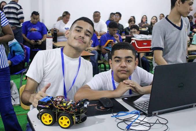 Apoyo institucional impulsa el talento juvenil en la Expo Robótica Maracaibo 2026