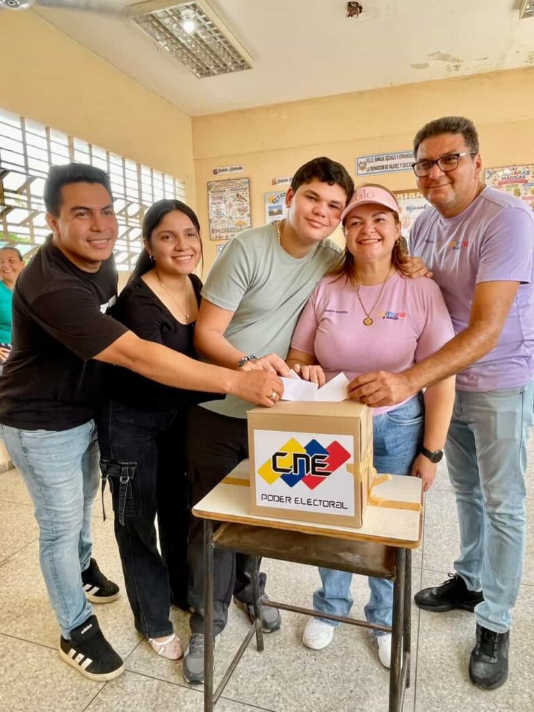 Dessiree Fernández resalta la participación ciudadana durante la Consulta Popular 2026