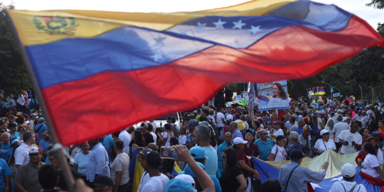 Oposición sale a las calles para reclamar un cronograma electoral en Venezuela
