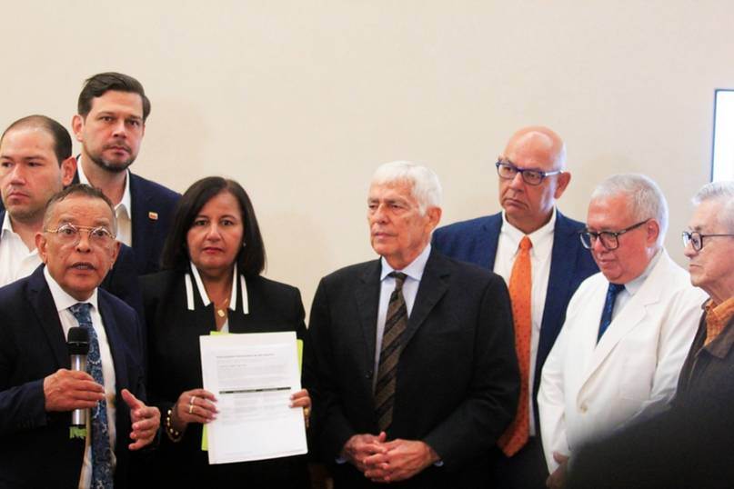 Gremios de la salud presentan propuesta a la AN de 2015 para refundar el sistema sanitario en Venezuela