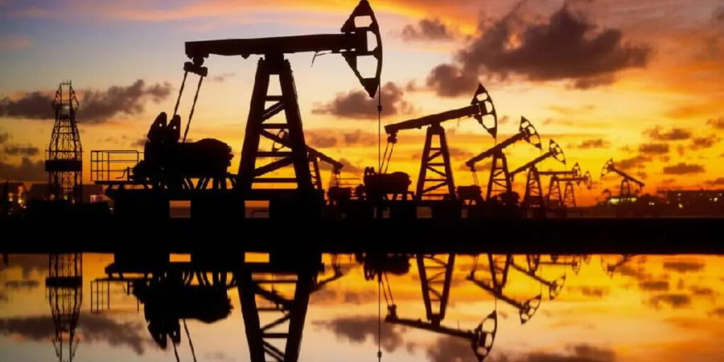 Los precios del petróleo y el diésel se desploman ante posibles liberaciones de reservas energéticas en Europa y EE. UU.