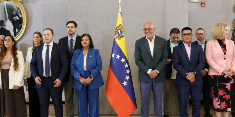 Gobierno y oposición acuerdan revisar cuatro leyes y avanzar en la renovación del TSJ