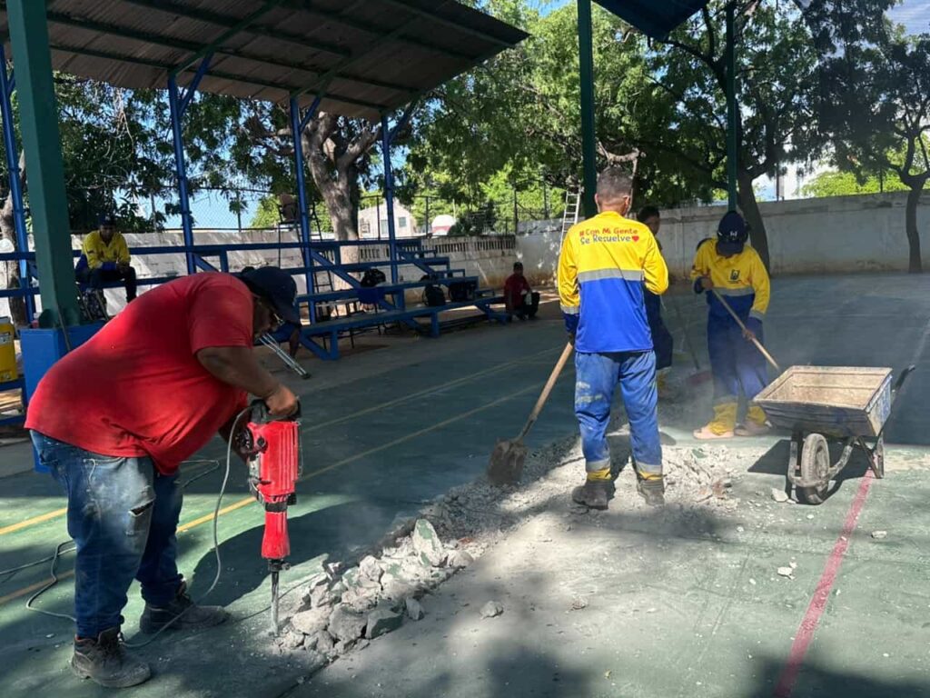 Alcaldía de Maracaibo inicia proyecto de recuperación integral de la plaza y complejo deportivo Astolfo Romero