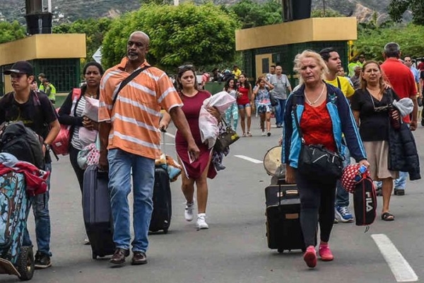 Gobierno de Kast reporta la salida voluntaria de más de 8.000 venezolanos de Chile en medio de ofensiva migratoria